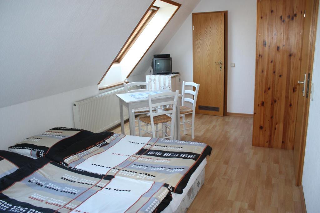 Pension Vorm Darss Hirschburg Ruang foto